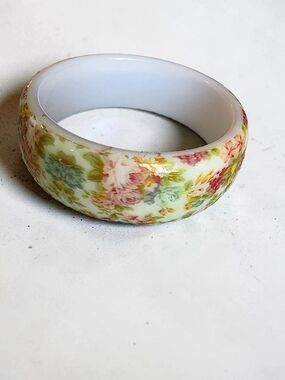 Floral Resin Bangle Bracelet in Cream and Pink
